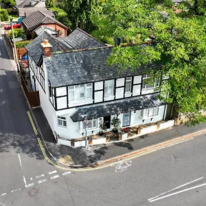  Holiday home Corner - Character, Charm, Great Location.